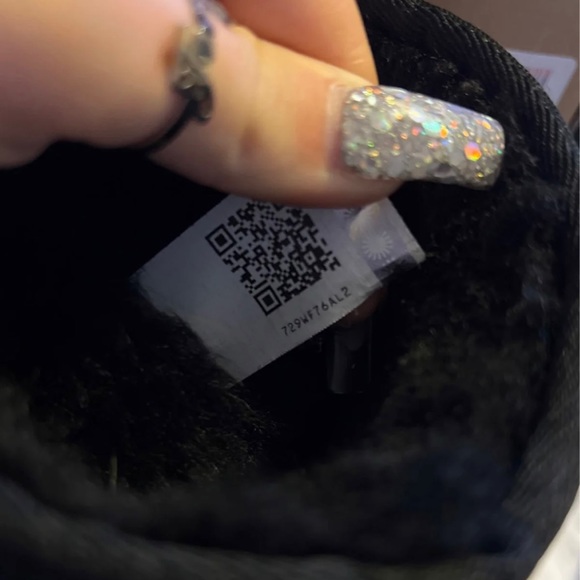 Black UGG Classic II Short - Picture 2 of 7